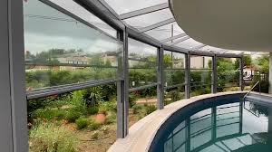 Üstte Toplanır Giyotin Cam